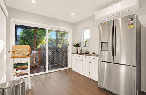 Wheelers Hill Maison | Spacious Family Home in the heart of Wheelers Hill