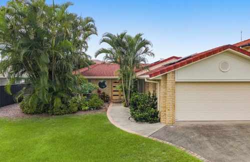 Lennox Head Maison | Spacious Family Beach Home-Large Salt Pool-Close to Beach & Shops
