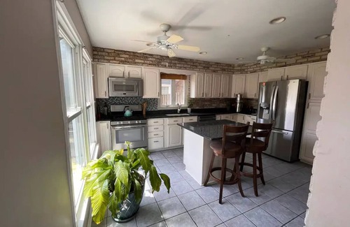 Hillcrest Maison | Spacious Family-Friendly Home in Historic DC
