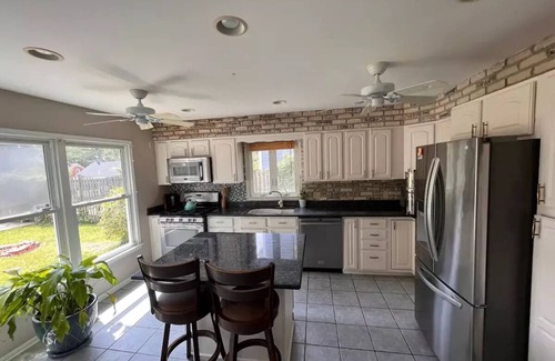 Hillcrest Maison | Spacious Family-Friendly Home in Historic DC