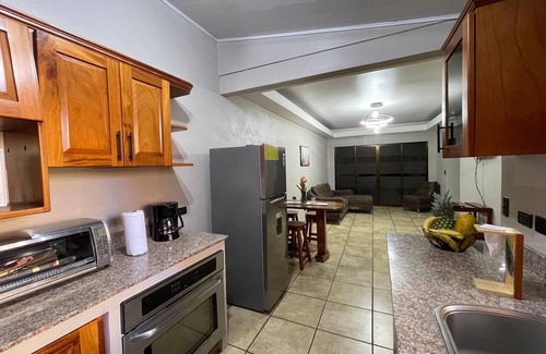 El Cerro Maison | Spacious Family Friendly Vacation House with a Garden. Close to the Beach!