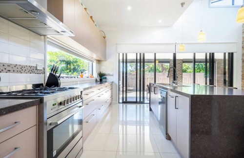 Dromana Maison | Spacieux séjour en famille intérieur / extérieur à proximité des boutiques et des vignobles à la plage