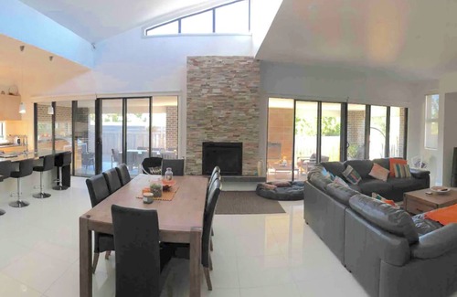 Dromana Maison | Spacieux séjour en famille intérieur / extérieur à proximité des boutiques et des vignobles à la plage