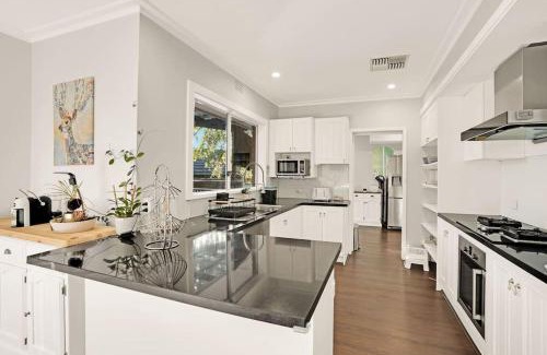 Wheelers Hill Maison | Spacious Family Home in the heart of Wheelers Hill