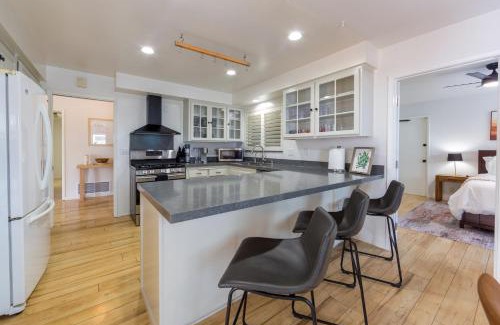 Ventura Maison | Spacious Family Home 10 minutes from beach