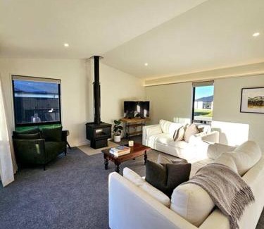 Kirwee Maison | Spacious Family Home