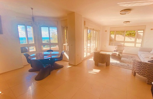 Zikhron Ya'aqov Maison | Spacious family villa, swimming pool, panoramic view & nearby beach