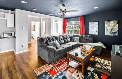 North San Antonio - SAT Maison | Spacious Family Escape near Top City Attractions w/Pool, Gameroom, and More .
