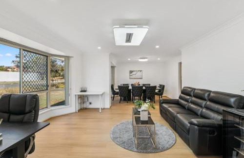 Parkinson Maison | Spacious Family Retreat in Peaceful Parkinson