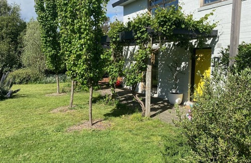 Mount Eliza Maison | Spacious family stay near Peninsula beaches and wineries