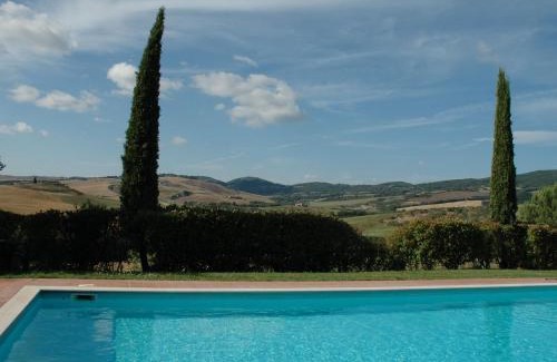 Gallina Appartement | Spacious Farmhouse in Pienza with Swimming Pool