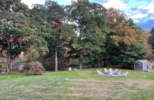 Jefferson Maison | Spacious Farmhouse on Davis Stream to Damariscotta Lake with 5 bedrooms