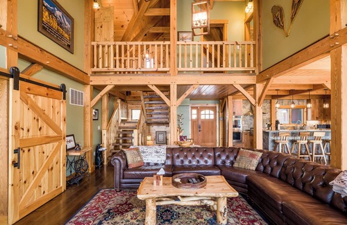 Burdett Cabine | Spacious Finger Lakes Waterfront Lodge