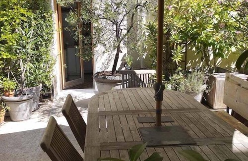 Quartier de la Chapelle Appartement | Spacious Flat & Garden | Paris 18th