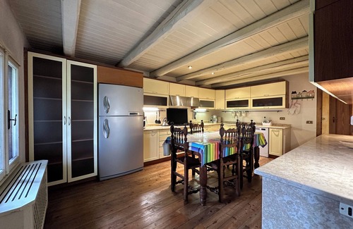 Lancenigo Appartement | Spacious Flat with Pool & 36.000m2 Garden
