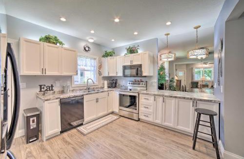 Fort Wayne Maison | Spacious Fort Wayne Condo with Porch and Storage!