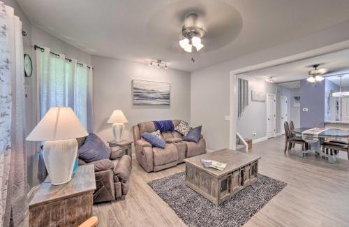 Fort Wayne Maison | Spacious Fort Wayne Condo with Porch and Storage!