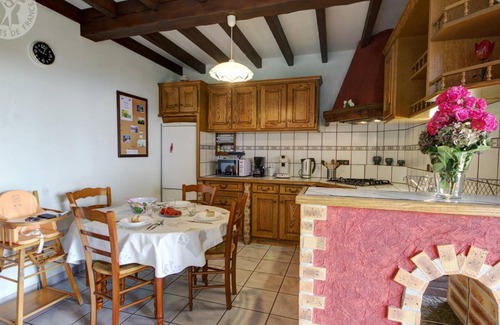 Saint-Christo-en-Jarez Cottage | Gîte familial tout confort avec jardin, salle de jeux, garage et terrasse, près de Saint-Étienne