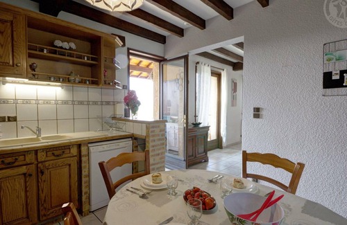 Saint-Christo-en-Jarez Cottage | Gîte familial tout confort avec jardin, salle de jeux, garage et terrasse, près de Saint-Étienne