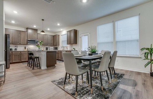 Wetmore Maison | Spacious, fun and friendly home!
