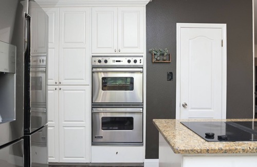 Crownridge of Texas Maison | Spacious Fun-Filled Retreat 5 minutes to Six Flags!