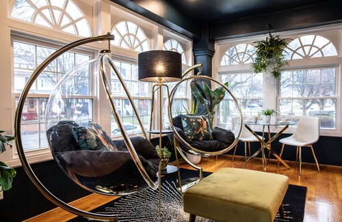 Buffalo Maison | Chic & Spacious! Game rm, Jungle rm, Bubble Chairs, Vinyl's, Patio, Prime area!