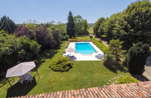 Monclar Maison | Gite spacieux avec grande piscine privée