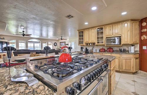Glendale Maison | Spacious Glendale Home w/ Outdoor Kitchen!