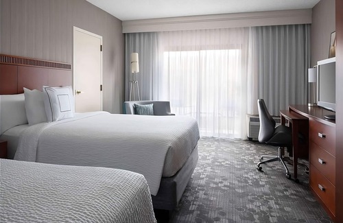Camelback East Hôtel | Spacious Good-Value Accommodation! Close to Historic Heritage Square, w/ Pool!