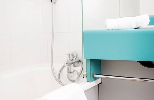 Gap Hôtel | Spacious Good-Value Accommodation! Near Place du Rochasson! Pets are Allowed!