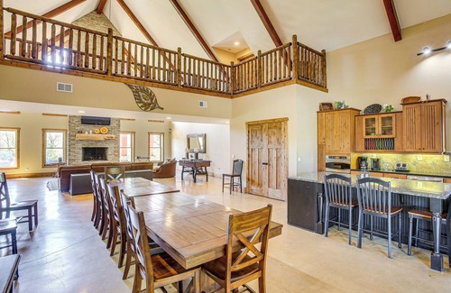 Celina Maison | Spacious Group Getaway Near Cumberland River!
