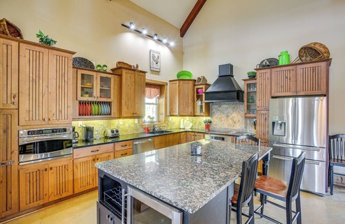 Celina Maison | Spacious Group Getaway Near Cumberland River!