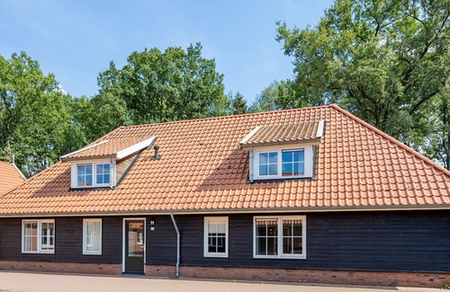 Hoge Hexel Maison | Spacious group home with whirlpool and washer, in Twente