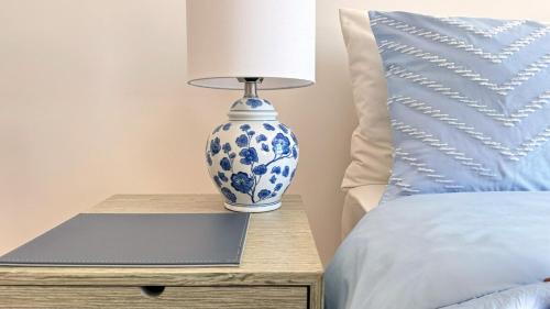 Swiss Cottage Appartement | Spacious Guest Studio - En-Suite - Central - Calm View