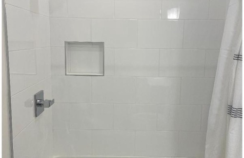 Northern Liberties Maison | Spacious Guest Suite - Private Entrance From Street