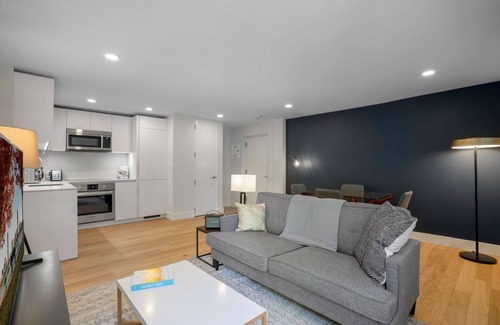 Mid-Cambridge Appartement | Spacious Harvard Square 2BR w/ W/D near Redline by Blueground