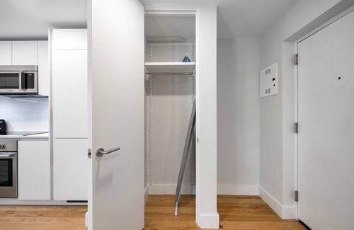 Mid-Cambridge Appartement | Spacious Harvard Square 2BR w/ W/D near Redline by Blueground