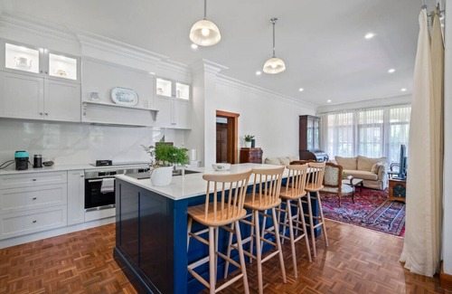 Moonee Ponds Maison | Spacious heritage home