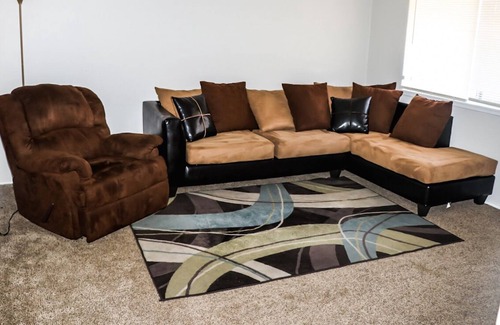 Florissant Maison | Spacious hm