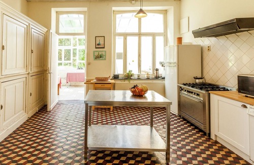 Comblain-la-tour Maison | Maison spacieuse en pierres du pays au centre du village de Comblain-la-Tour