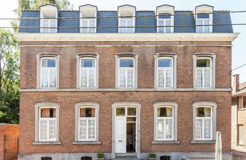Comblain-la-tour Maison | Maison spacieuse en pierres du pays au centre du village de Comblain-la-Tour
