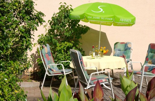Nordheim a. Main Appartement | Maison de vacances spacieuse (100 m²) dans les combles avec vue sur les vignes