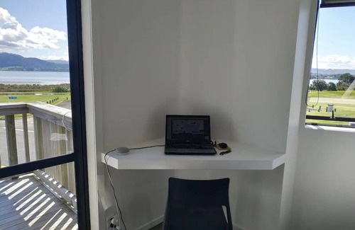 Bowentown Maison | Spacious Holiday Apartment with lovely views!