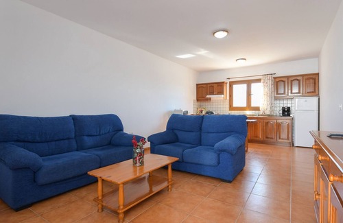 Caleta de Sebo Appartement | Spacious Holiday Apartment Flor " Seven" with Sea or Mountain View, Wi-Fi & Terrace