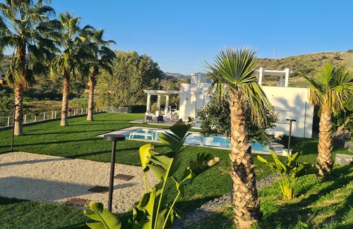 Leonforte Maison | Spacious holiday home in Leonforte with swimming pool