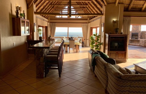 Bela-Bela Cabine | Spacious holiday home in the breathtaking African bushveld