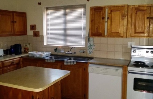 Struisbaai Maison | Spacious holiday home within walking distance from the beach and harbour.