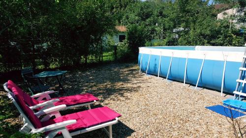 Celles Maison | Spacious holiday home with pool in pretty village
