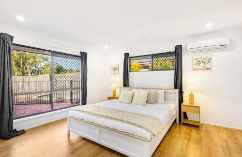 Parkinson Maison | Spacious Home 4BR Retreat with Pool in Parkinson