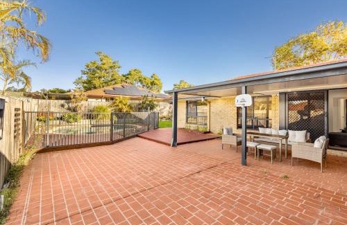 Parkinson Maison | Spacious Home 4BR Retreat with Pool in Parkinson